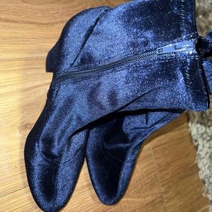 Steve Madden blue velvet booties. Size 9. Never worn. No box